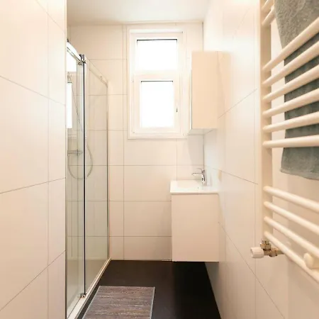 Bb Deluxe 6 Personen Jacuzzi Resort *